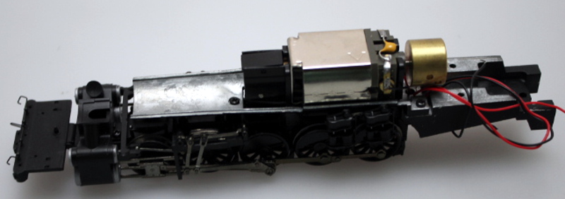(image for) Loco Chassis w/Motor & Drive Wheels - Black Wheels (HO 2-10-2) - Click Image to Close