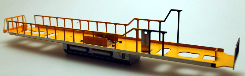 (image for) Loco Underframe - Silver Tank, Yellow Frame (O Scale SD90)