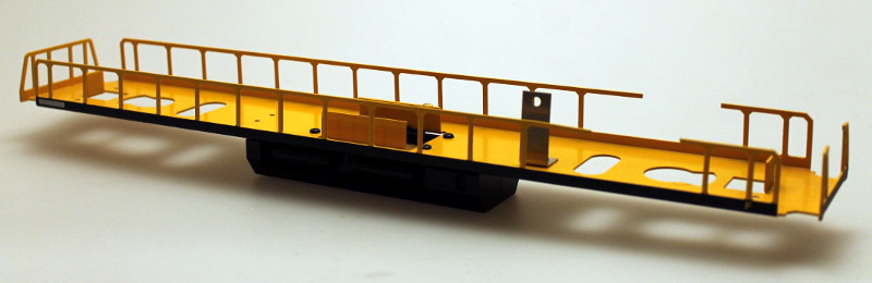 (image for) Loco Underframe - Black/Yellow (O Scale EF-4)