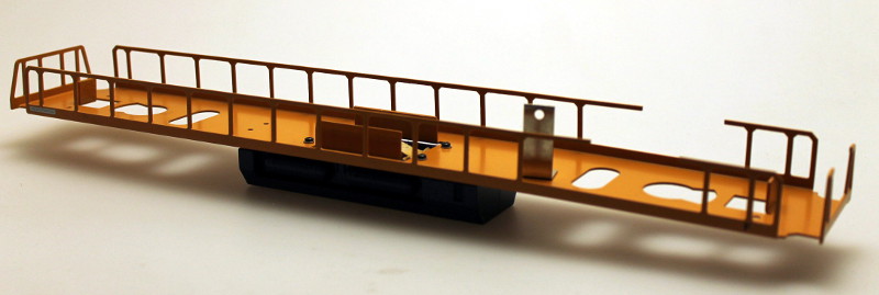 (image for) Loco Underframe - Blue/Yellow (O Scale EF-4)