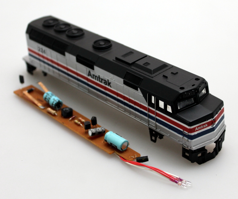 (image for) Body Shell (Older Model) - Amtrak #224 (HO F40PH)