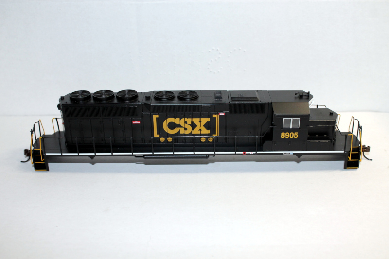 (image for) Body Shell - CSX #8905 ( Black ) ( HO SD40-2 )