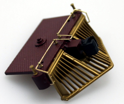 (image for) Pilot with Deck - Gold Pilot, Dark Brown Deck (ON30 2-6-0)