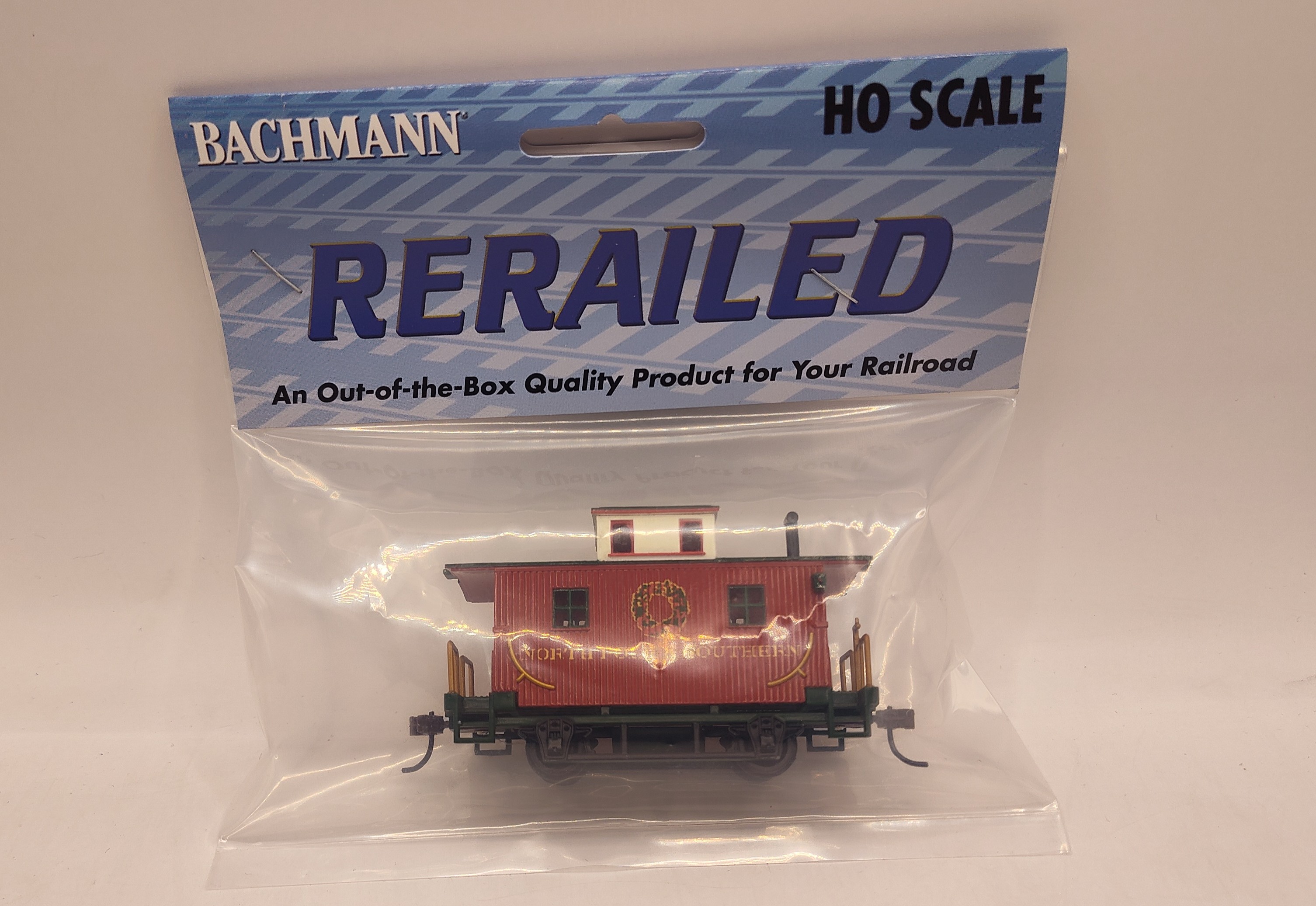 (image for) NP&S Christmas Bobber Caboose (HO Scale) (WF)