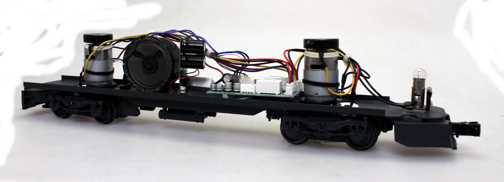 (image for) Complete Chassis - P42 Amtrak Phase V (O Scale: Genesis)