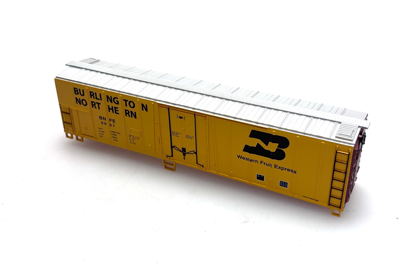 (image for) 51' Reefer Car Shell - Burlington Northern (HO Kit Bashing)