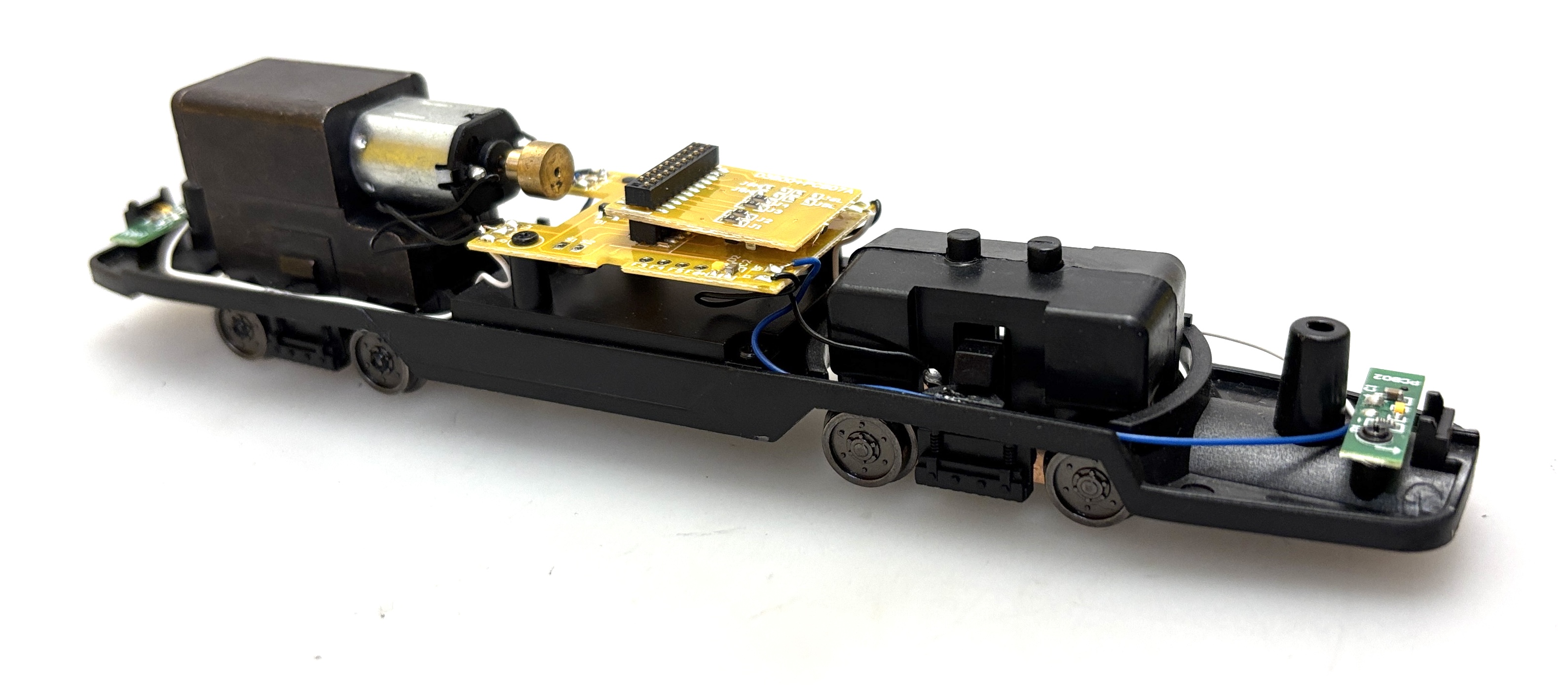 (image for) Complete Chassis with 21 Pin Socket (HO PCC Streetcar)