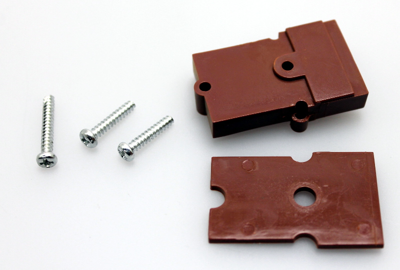 Coupler Pocket w/ screws (4PR/PK) (G Scale Universal - Car) - Click Image to Close
