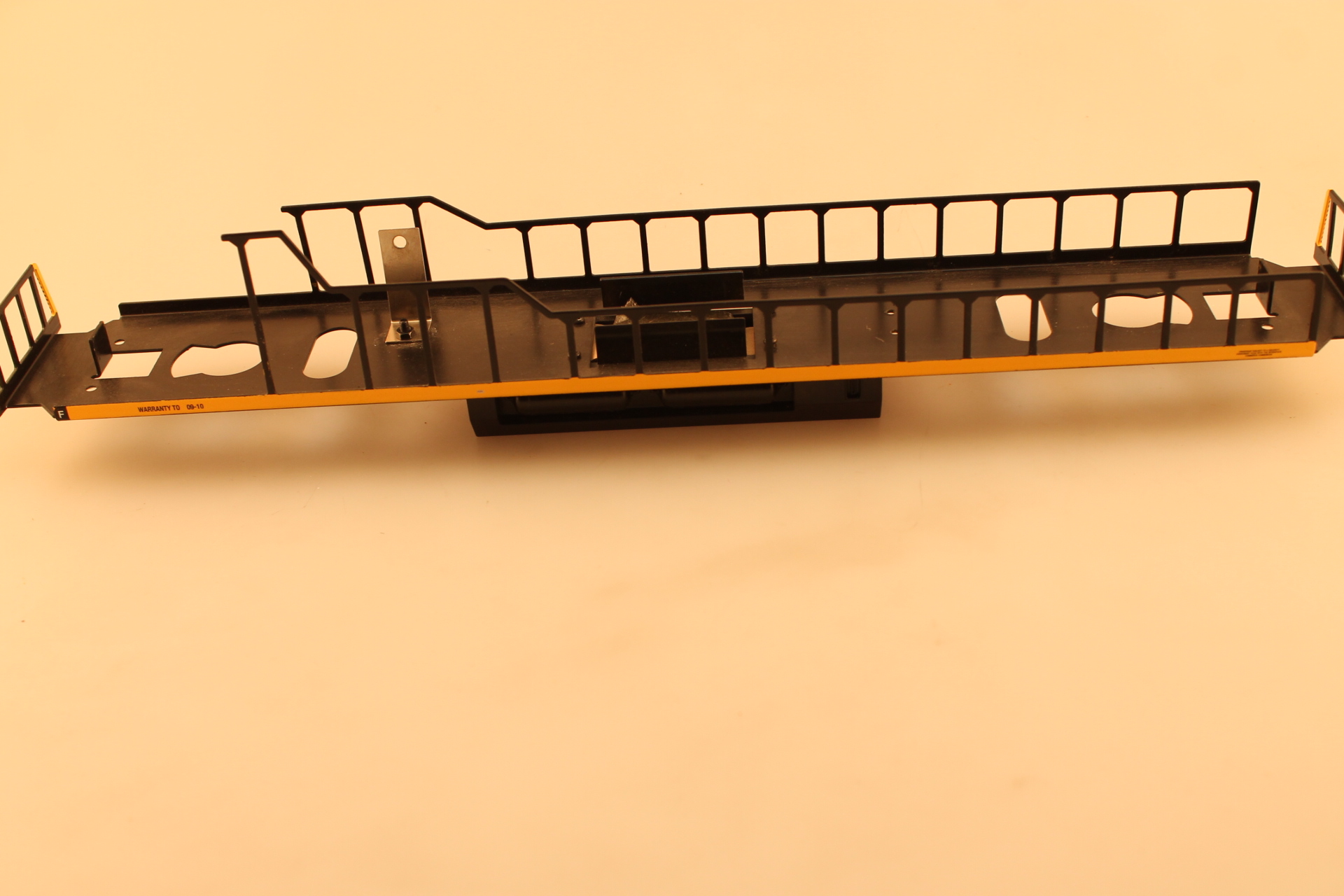 Loco Underframe Black Tank, Black/Yellow Frame (O Scale SD90)