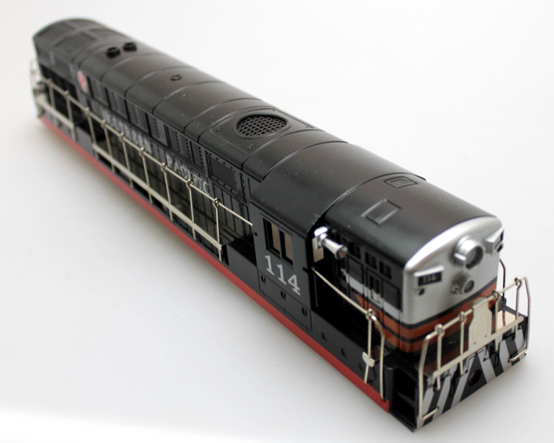 Body Shell - Southern Pacific #114 (O Scale FM Trainmaster)