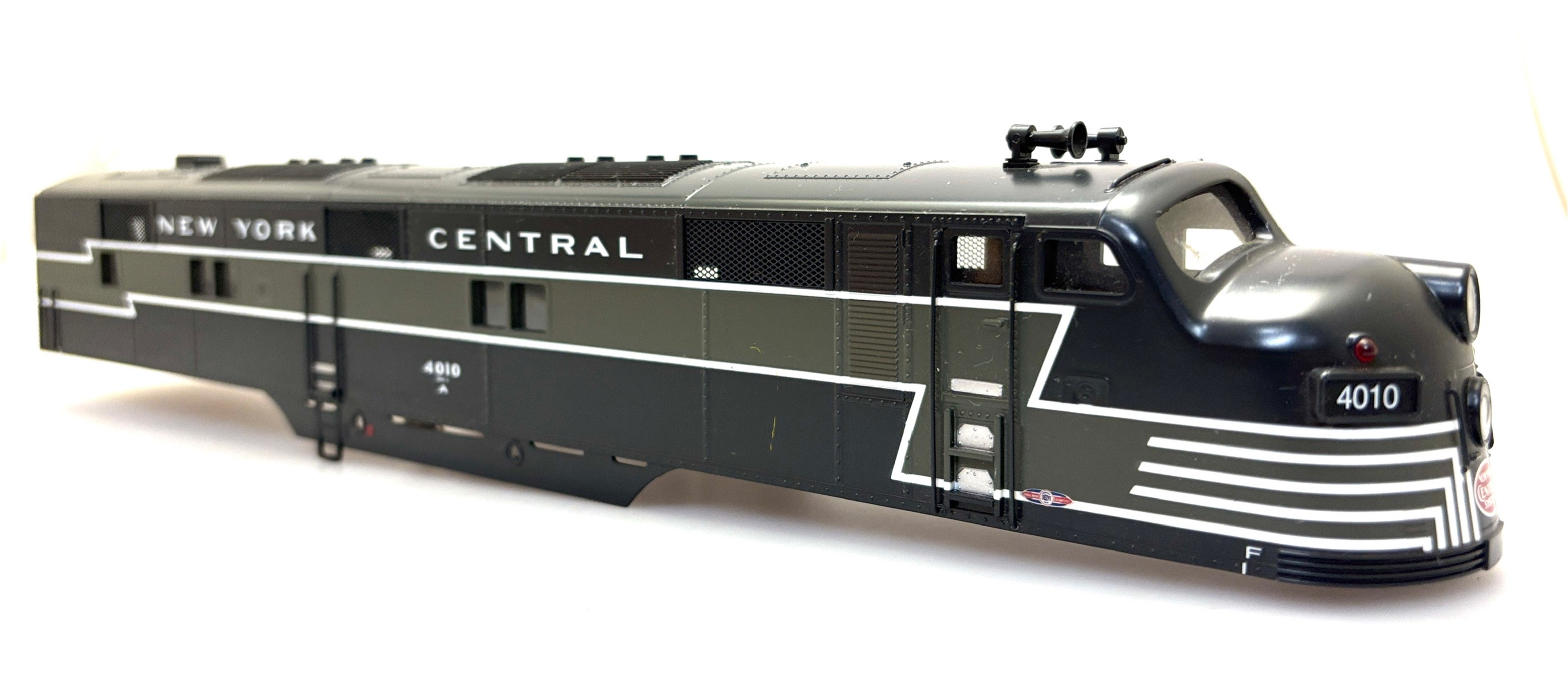 (image for) Body Shell - New York Central #4010 (O Scale E7-A)