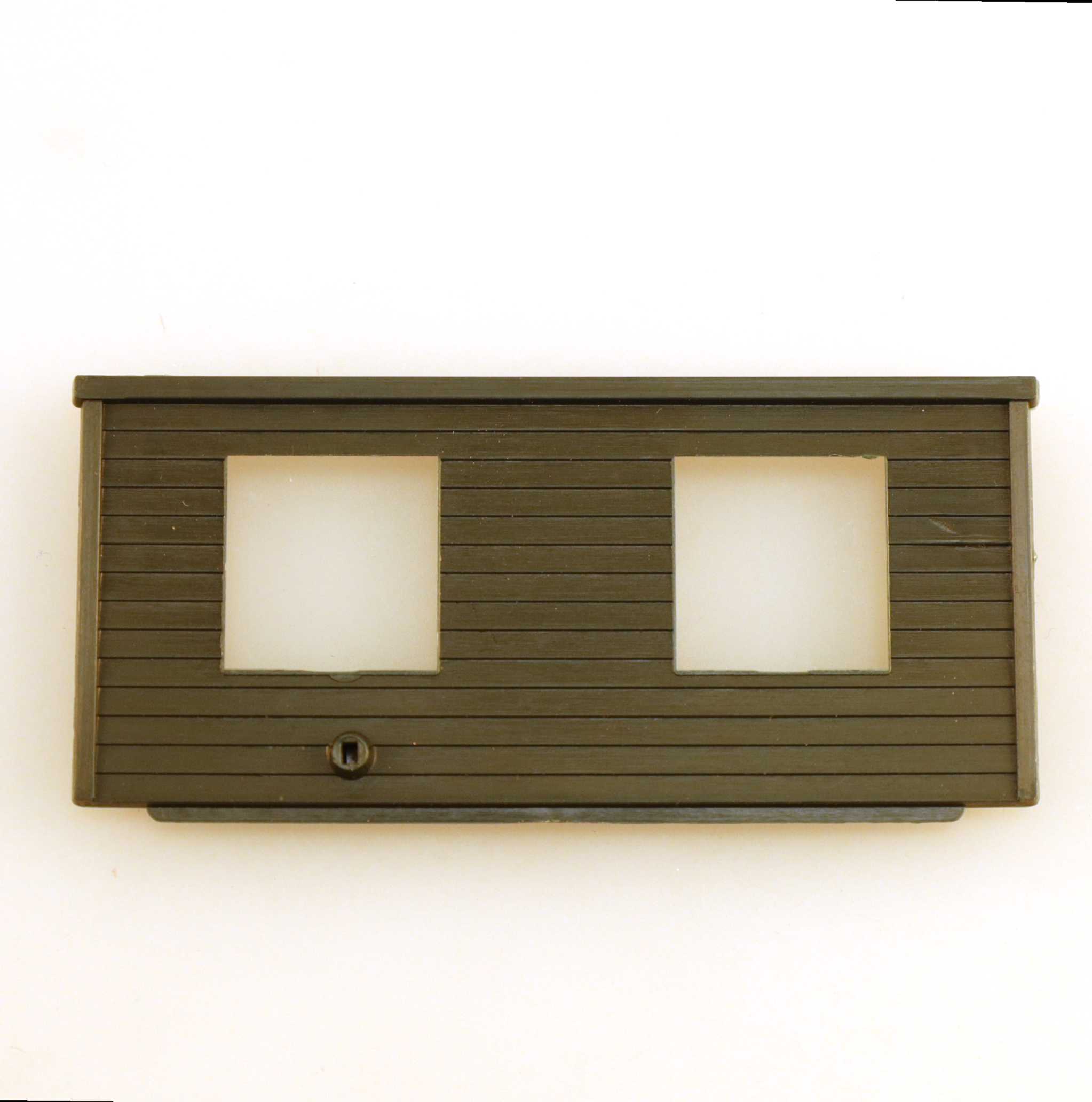 (image for) Split Level House - 2nd FL Front Wall (HO Plasticville®)