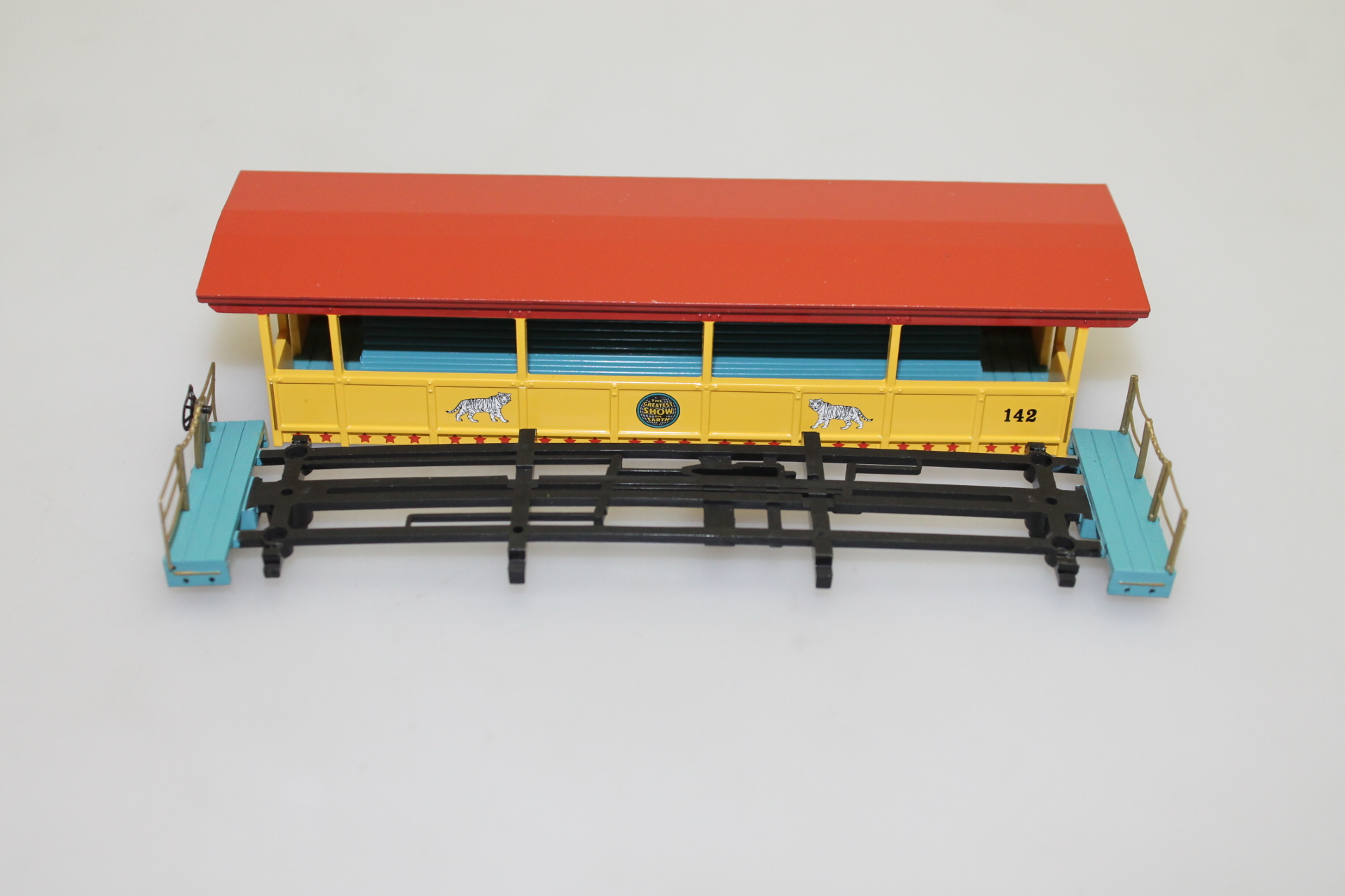 (image for) Open-Sided Excursion Car Shell & Chassis ( HO Kit Bashing )