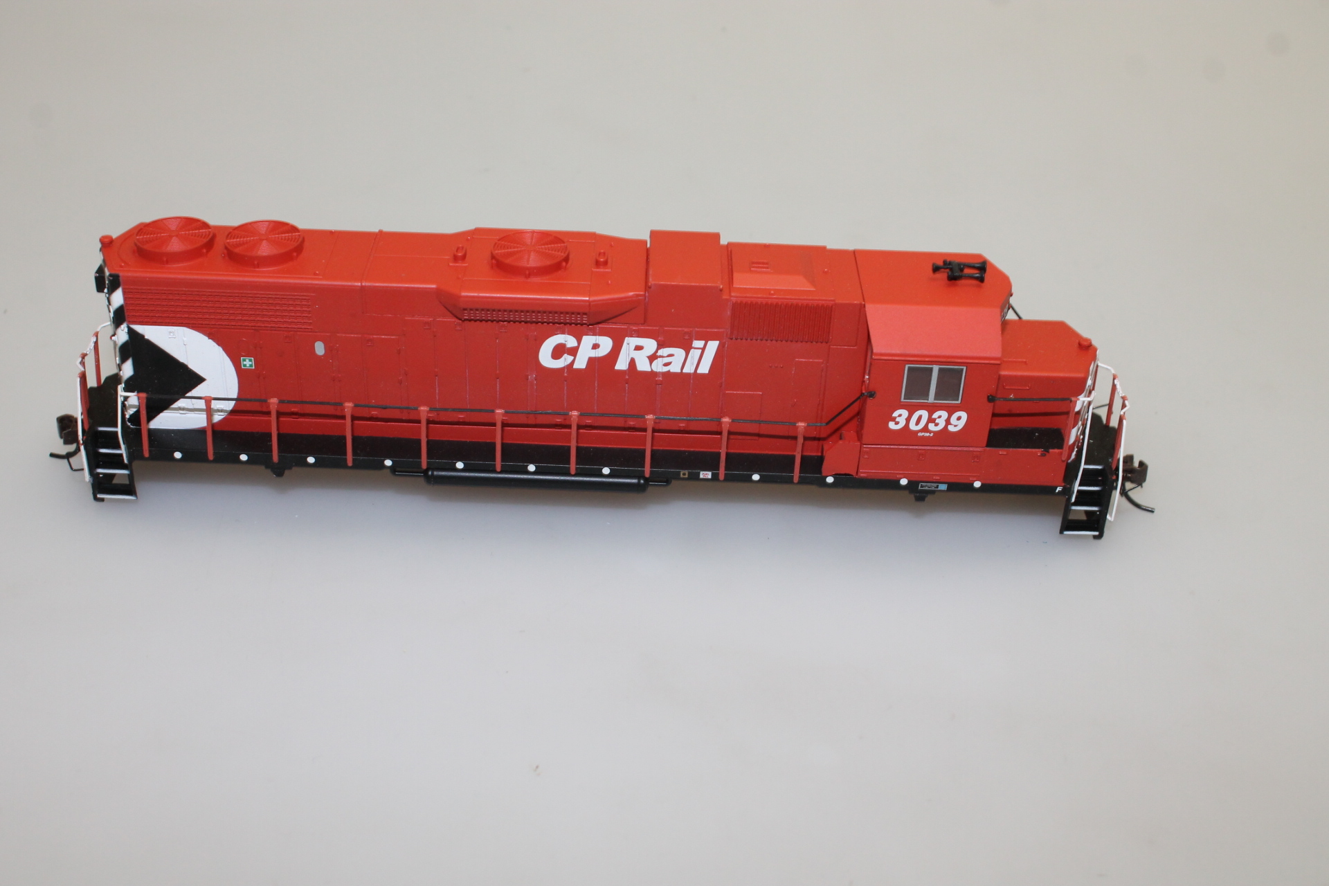 (image for) Body Shell - CP Rail #3039 (HO GP38-2)