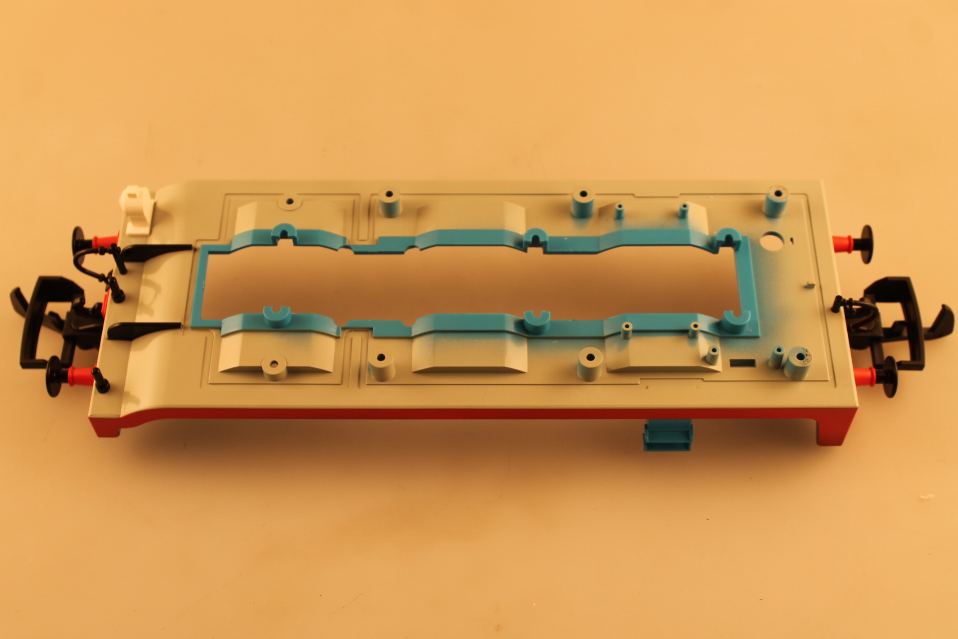 Shell Underframe DCC w/Couplers (G Scale Thomas)