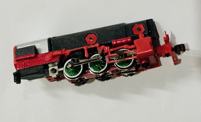 (image for) Complete Loco Chassis - Red & Green ( N 0-6-0 )